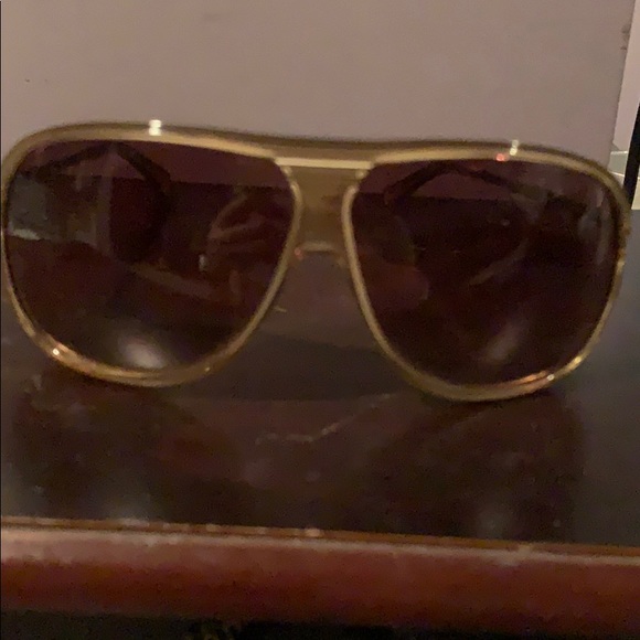 Awesome Micheal Kors sunglasses - Picture 4 of 4